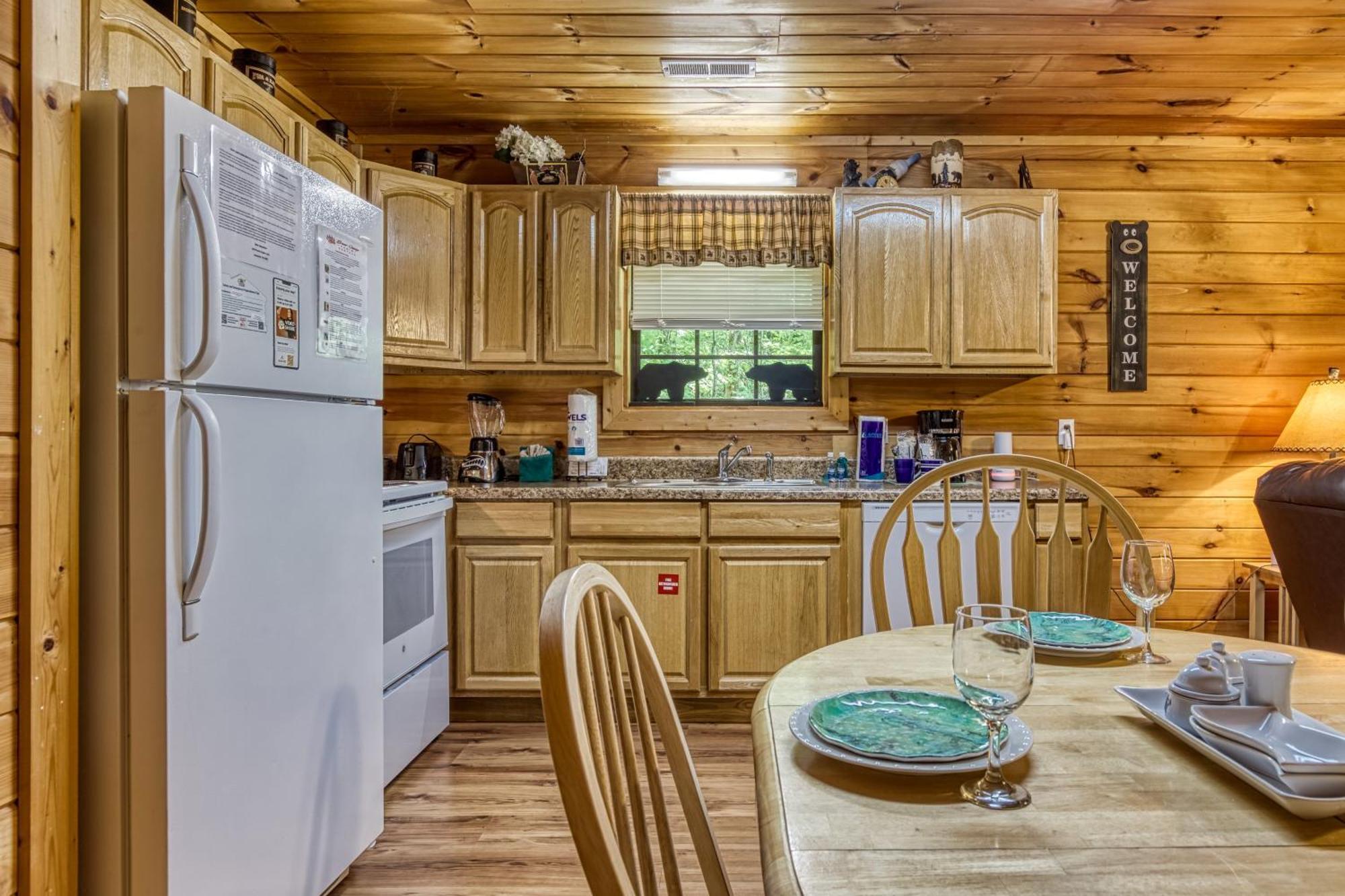 Suite Sensations, Hot Tub, Pool Table, 1089 Free Tickets Each Paid Day, Dollywood And More Pigeon Forge Exterior foto